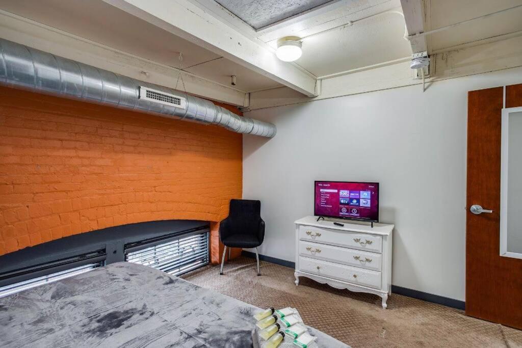 Centric Modern Loft W/ King Beds Apartment Rochester Exterior photo